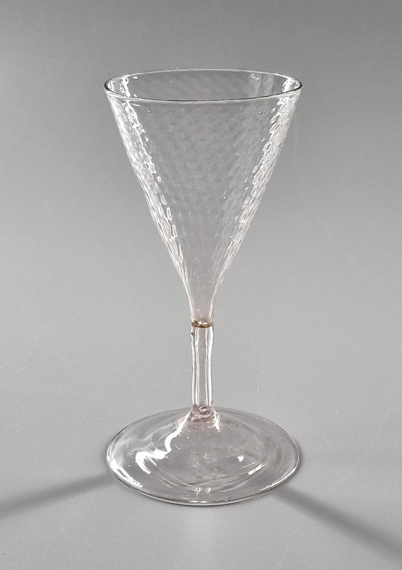 Fern Glass With Honeycomb Bowl On A Thin Leg With Discreet Bow - Early 18th Century