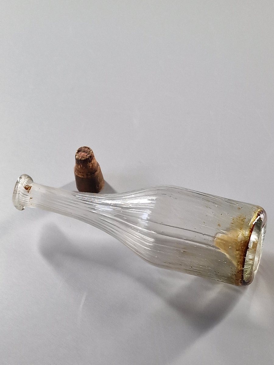 Perfume Bottle Or Spirit Flask In Blown Glass With Fine Gadroon Decoration - 18th Century-photo-4