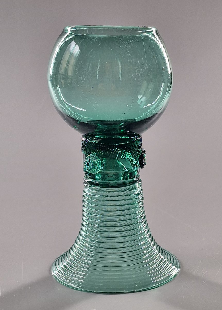 Verre à vin Römer en verre soufflé teinté vert - Pays-Bas ou Allemagne, XIXe siècle 19e-photo-2
