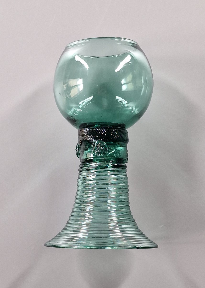 Verre à vin Römer en verre soufflé teinté vert - Pays-Bas ou Allemagne, XIXe siècle 19e-photo-3