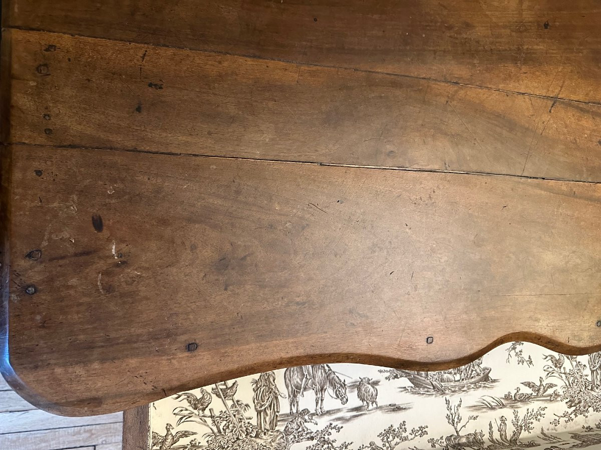 Commode arbalète en noyer mouluré - Vallée du Rhône, époque Louis XV 18e-photo-7
