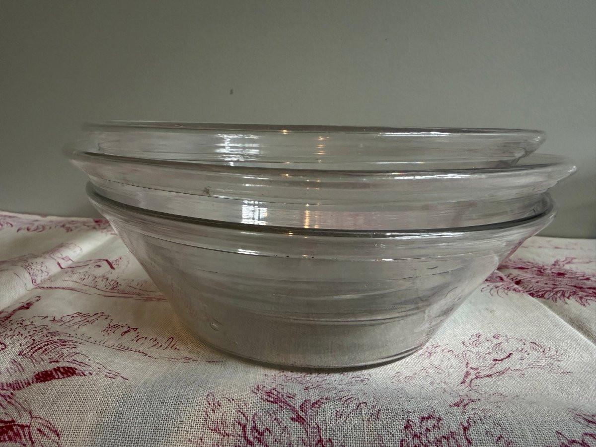Suite de six assiettes ou coupes à fraises en verre soufflé incolore - XVIIIe siècle 18e-photo-1