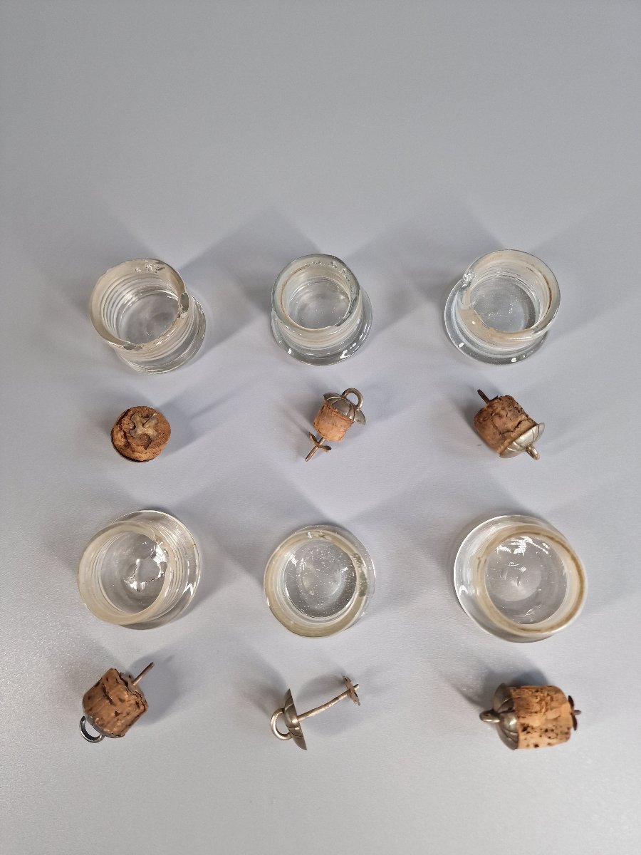 Six Octagonal Blown Glass Spirit Bottles, Rosewood Case - 18th Century -photo-1