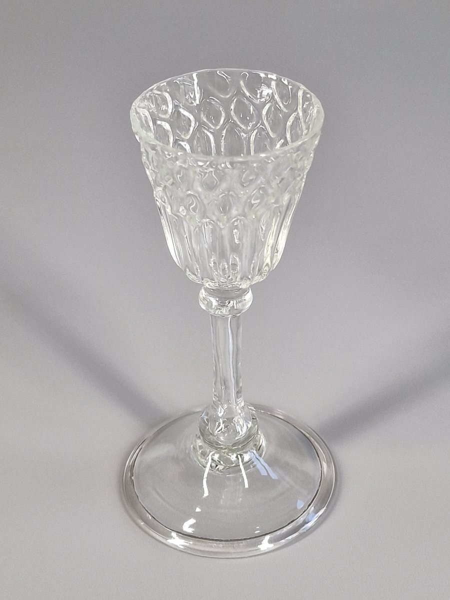 Liege, Pair Of Alveolus And Fluted Glasses, Two-button Leg - 18th Century -photo-1