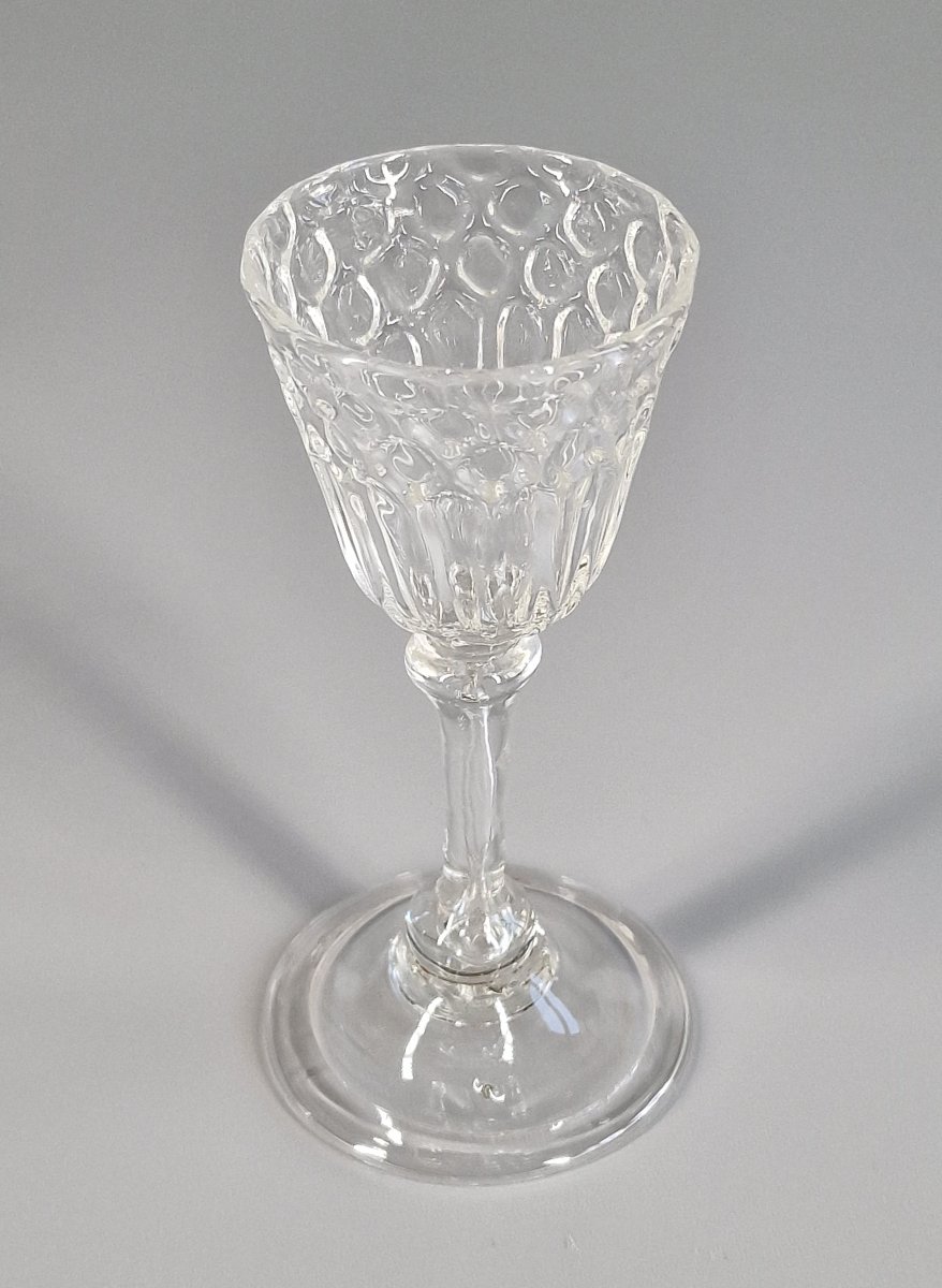 Liege, Pair Of Alveolus And Fluted Glasses, Two-button Leg - 18th Century -photo-2
