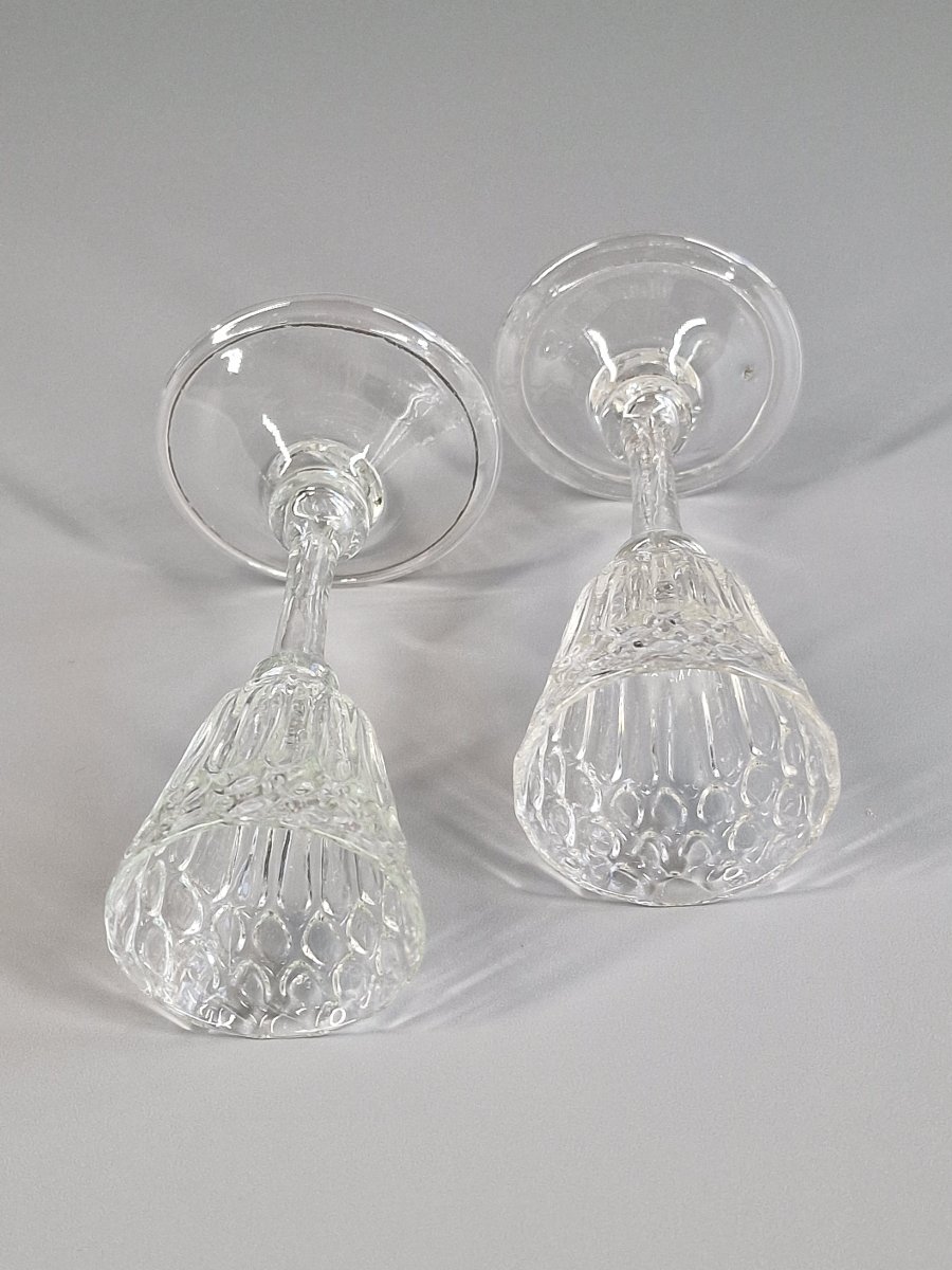 Liege, Pair Of Alveolus And Fluted Glasses, Two-button Leg - 18th Century -photo-5