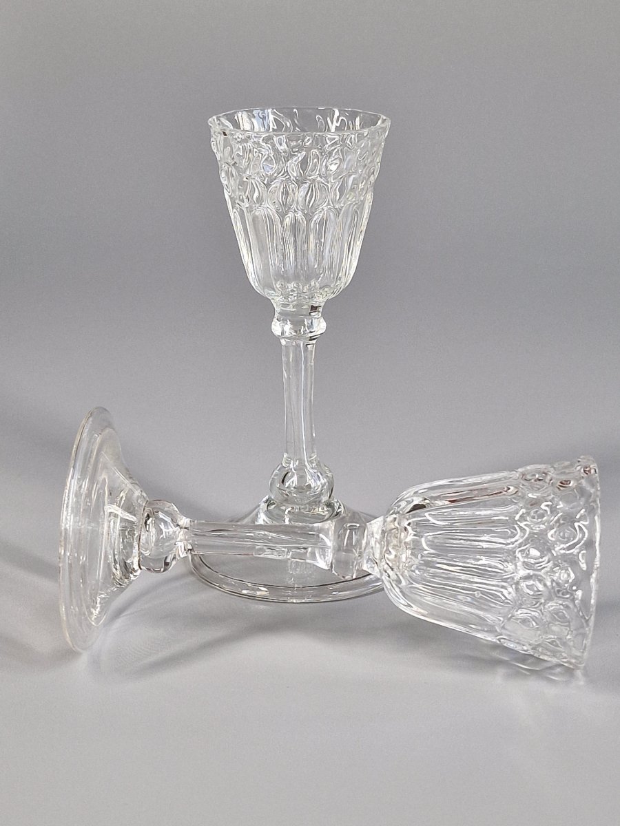 Liege, Pair Of Alveolus And Fluted Glasses, Two-button Leg - 18th Century -photo-8