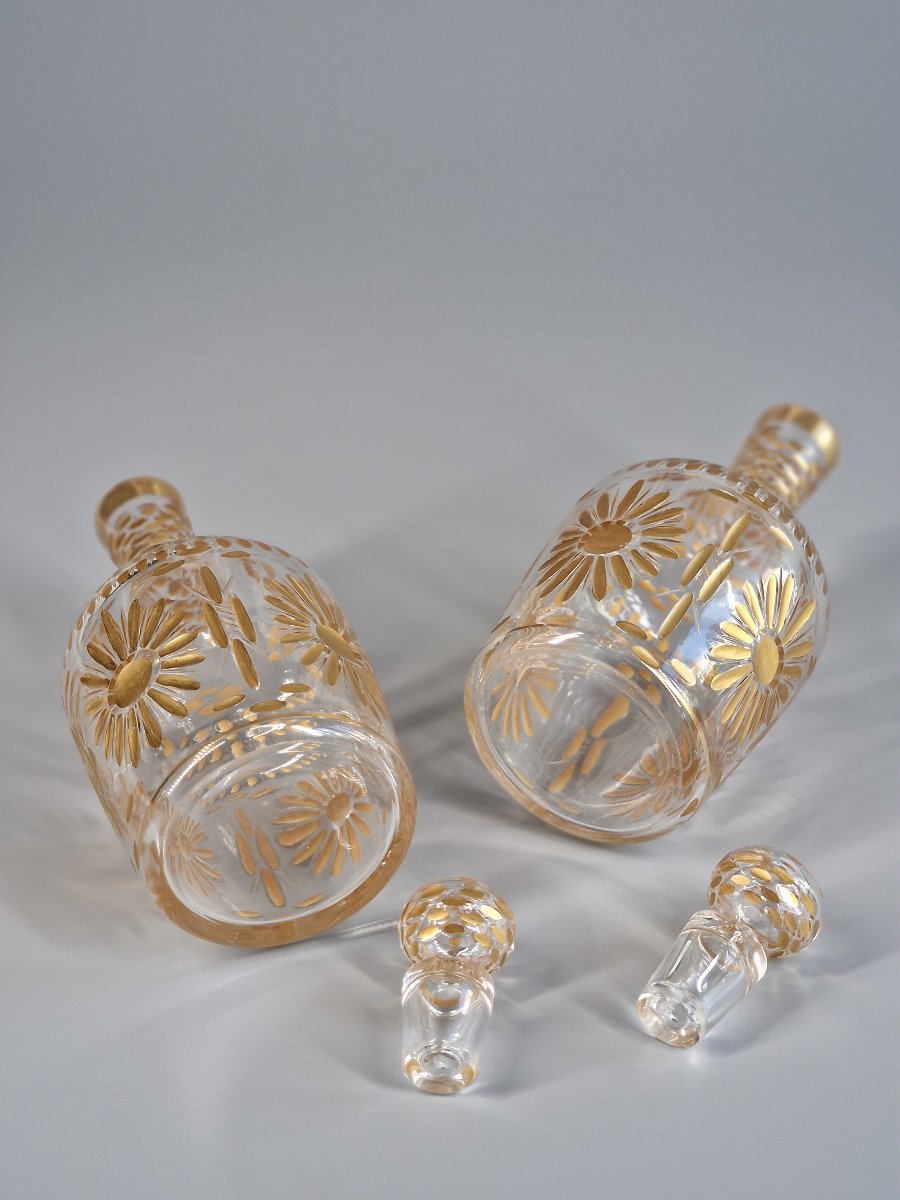 Pair Of Glass Bottles Cut With Pastilles And Gold Rosettes - 19th Century -photo-3