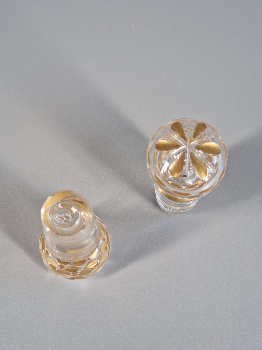Pair Of Glass Bottles Cut With Pastilles And Gold Rosettes - 19th Century -photo-7