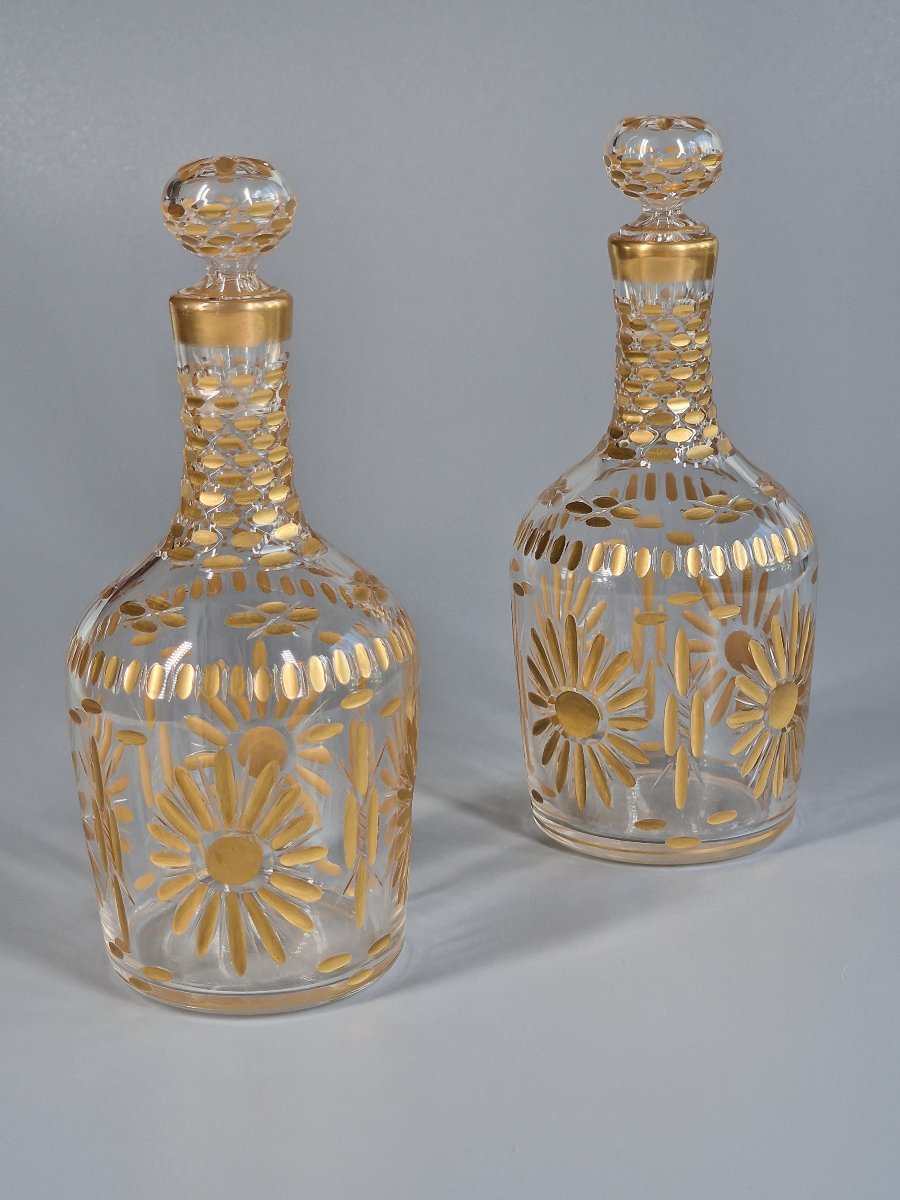 Pair Of Glass Bottles Cut With Pastilles And Gold Rosettes - 19th Century 