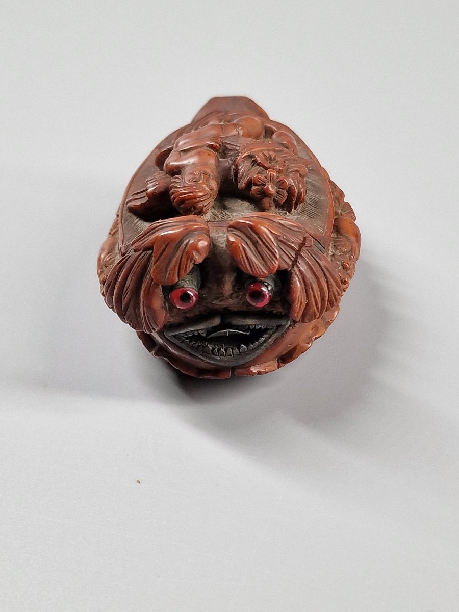Tabatière en corozo ornée d'un putto sur une corne d'abondance, tête zoomorphe - XIXe siècle-photo-2
