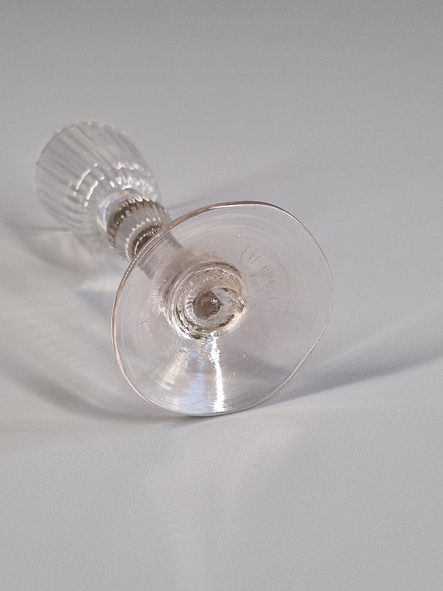 Verre à alcool en verre soufflé à décor de godrons – XVIIIe siècle 18e-photo-2