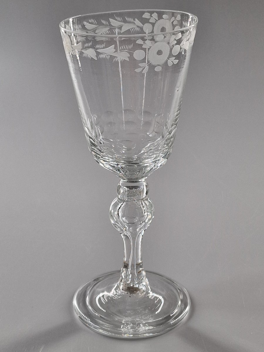 Verre à vin de grand format en verre soufflé taillé et gravé – XVIIIe siècle 18e-photo-3