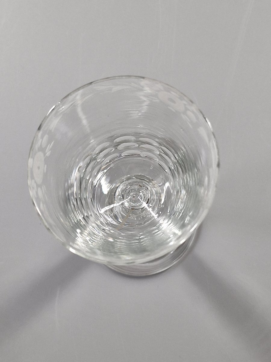 Verre à vin de grand format en verre soufflé taillé et gravé – XVIIIe siècle 18e-photo-4