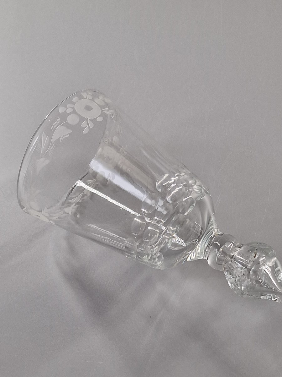 Verre à vin de grand format en verre soufflé taillé et gravé – XVIIIe siècle 18e-photo-2