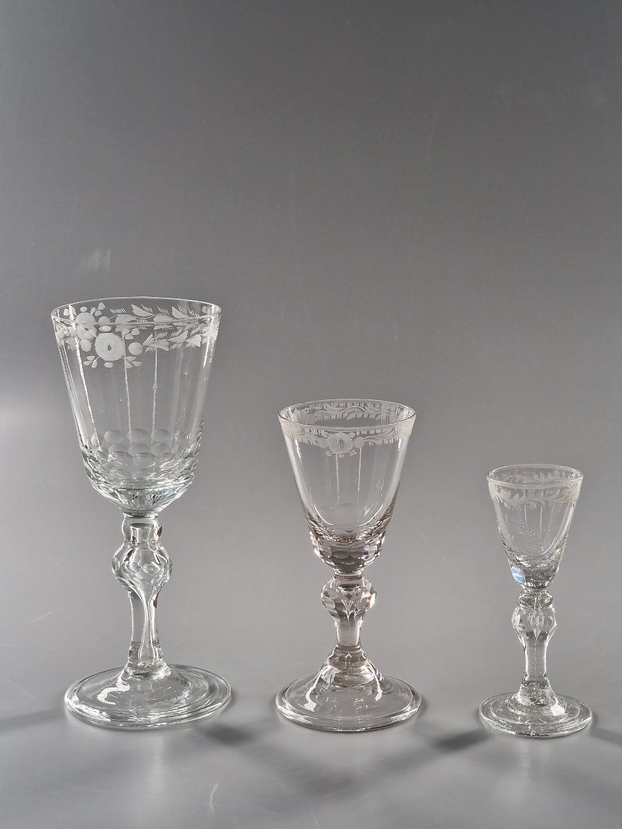 Verre à vin de grand format en verre soufflé taillé et gravé – XVIIIe siècle 18e-photo-8