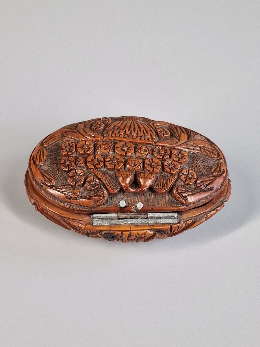 Tabatière boîte à priser en corozo sculpté – XIXe siècle-photo-1