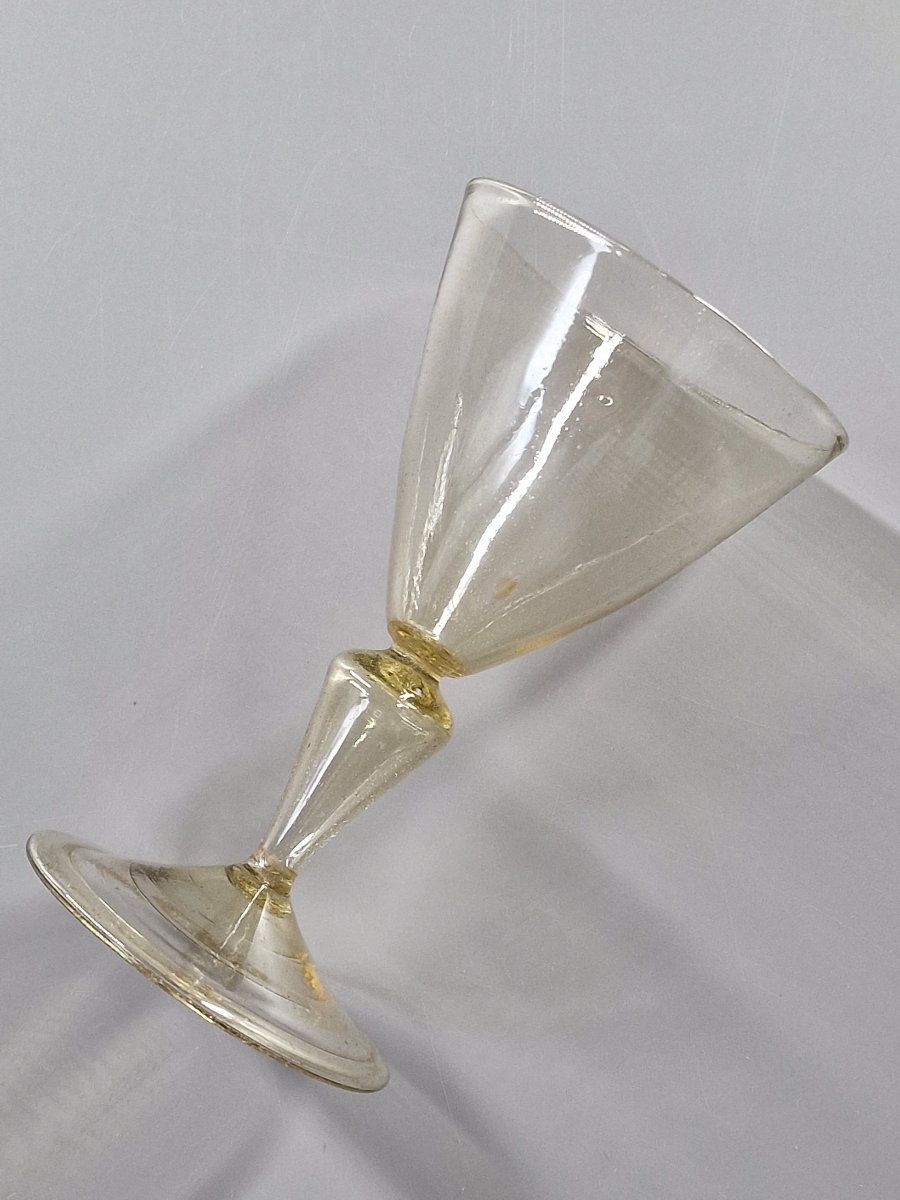 Yellow-tinted Glass With A Hollow Baluster Stem—france Or Spain, 18th Century-photo-2