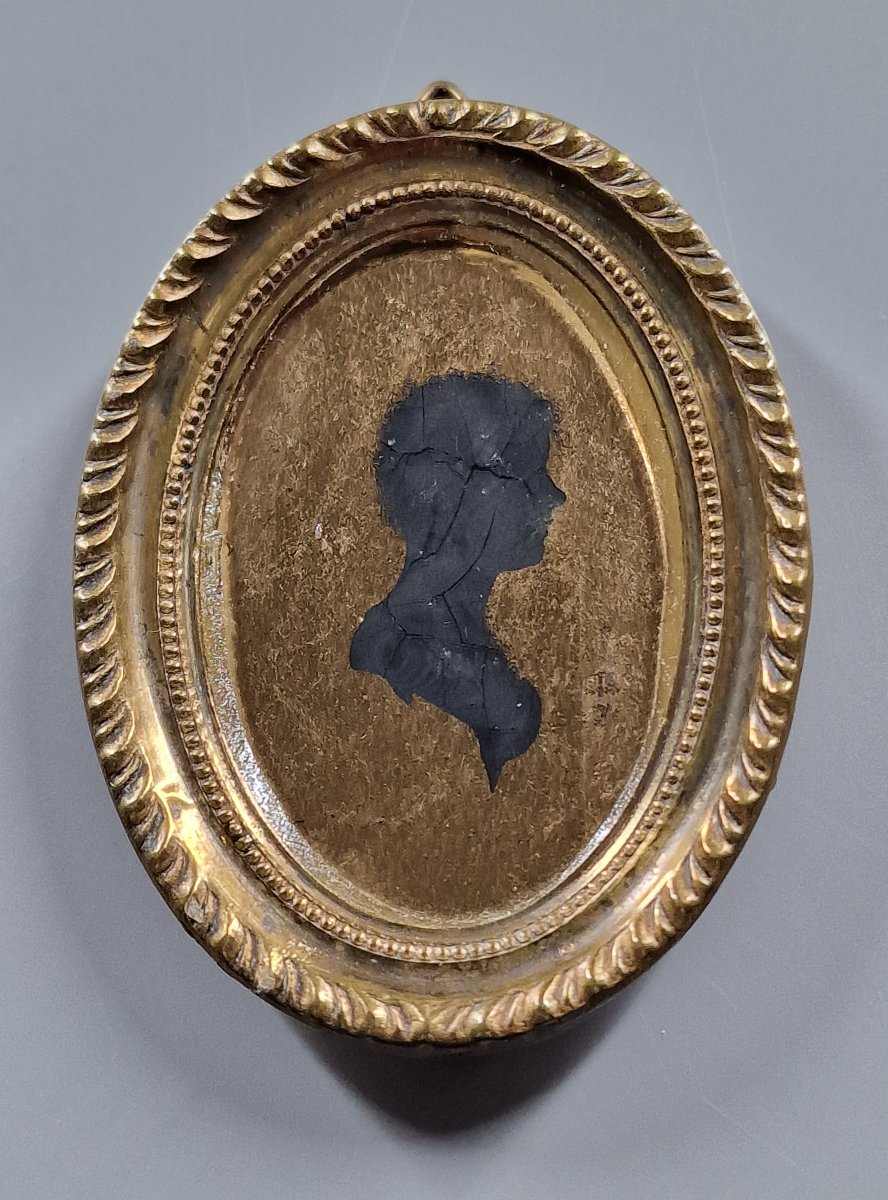 Eglomisé Glass Miniature, Silhouette Outline On A Gold Background – Charles X Period