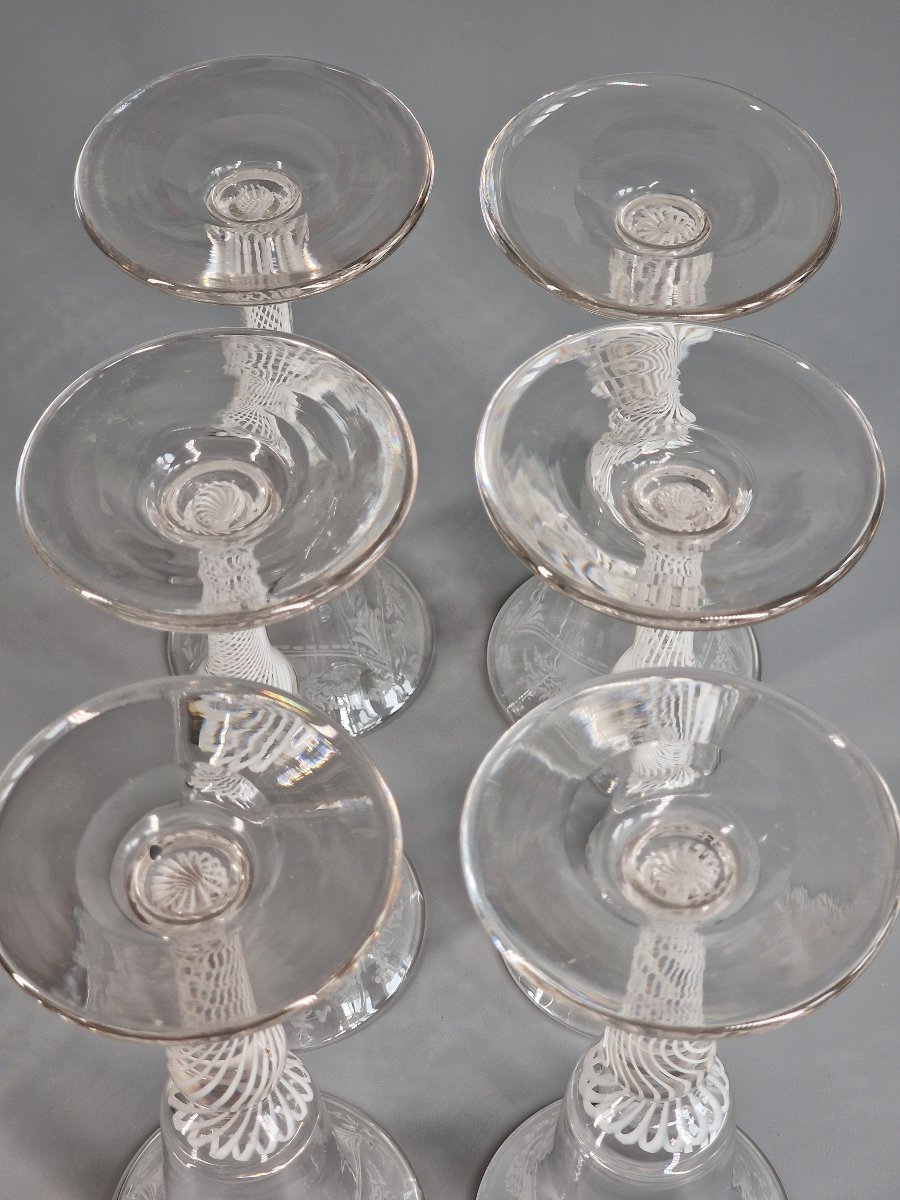 Set Of Six Glasses Engraved With White Filigree Patterns — Probably Liège, Late 18th Century-photo-3
