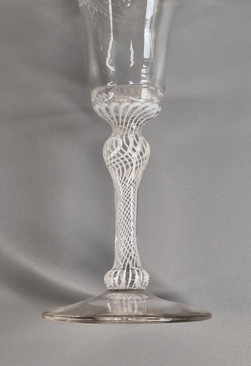 Set Of Six Glasses Engraved With White Filigree Patterns — Probably Liège, Late 18th Century-photo-5