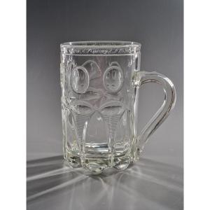 Chope en cristal moulé taillé gravée d’une dédicace commémorative – Pologne, XIXe siècle 19e