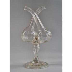 Guédoufle en verre soufflé côtelé, huilier vinaigrier sur pied balustre – XVIIIe siècle 18e