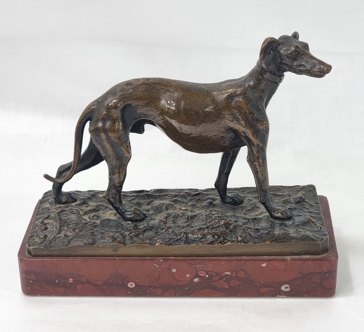 Presse-papiers de bureau ancien en bronze français Whippet sur socle en marbre