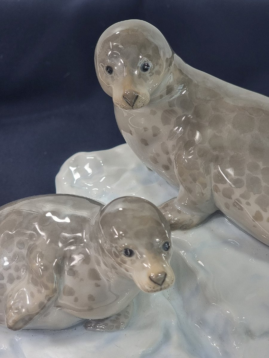 Two Gray Porcelain Seals  On Ice Cube Volkstedt Germany Karl Ens-photo-2