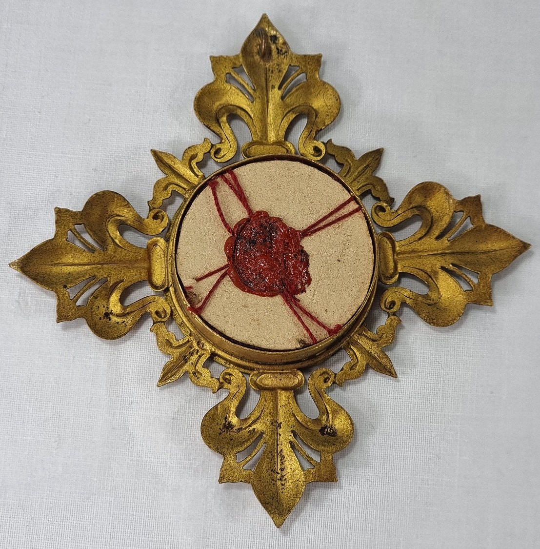 Croix relique française du XIXe siècle de sainte M.M. Alacoque-photo-2