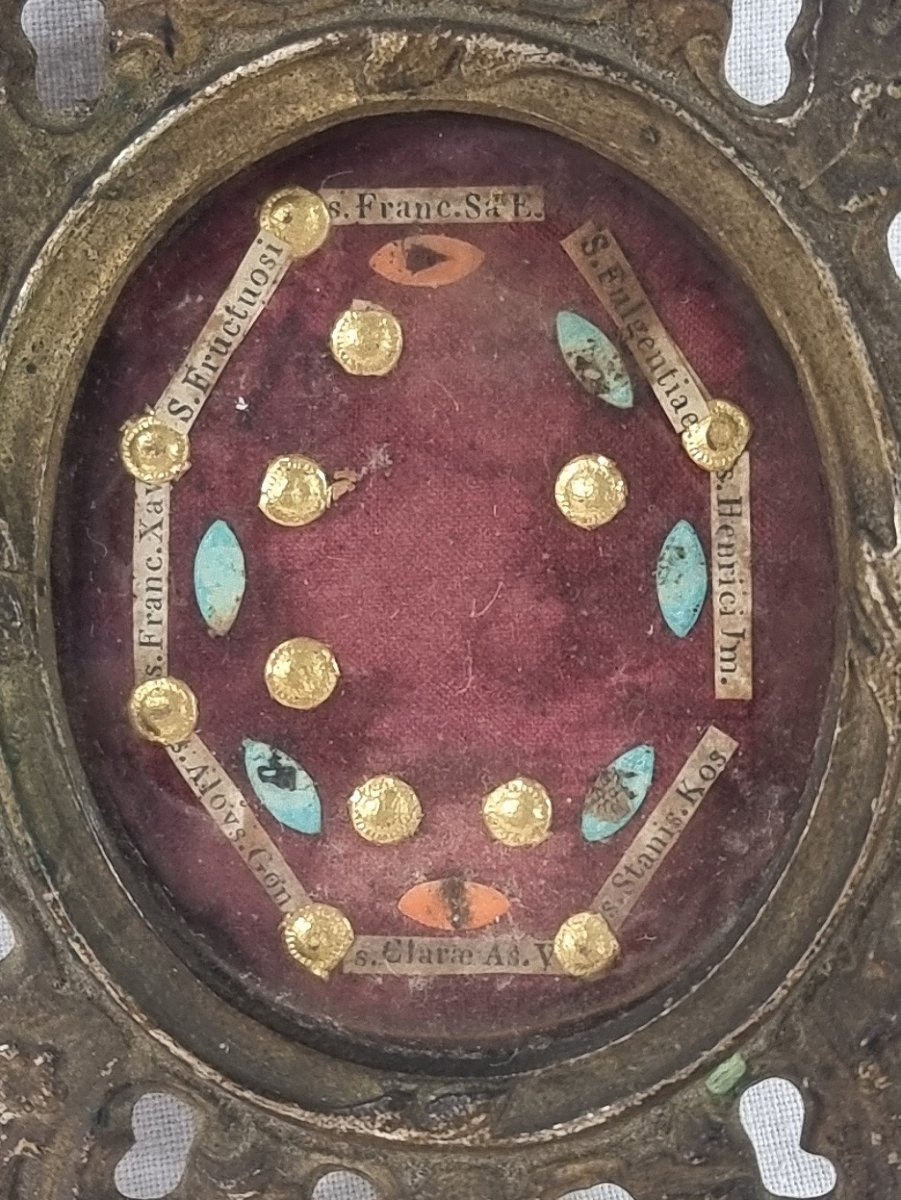 Relique ovale du début du XVIIIe siècle ornée de huit saints-photo-2