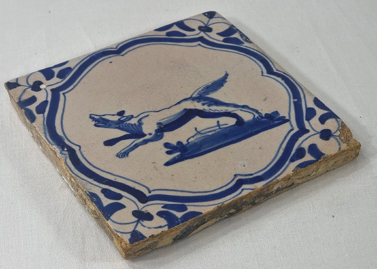 Antique 17th-century Delft Tile Depicting A Leaping Guard Dog In A Frame-photo-3