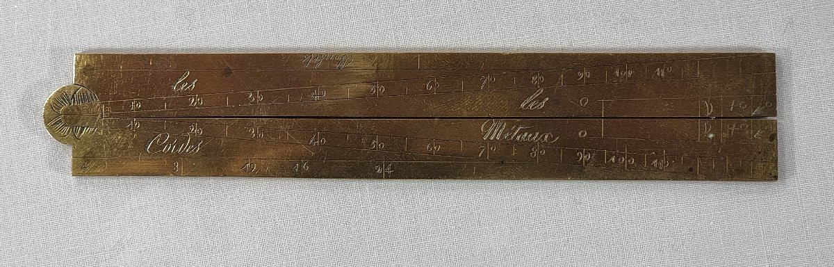 Compas de secteur ou compas proportionnel français en laiton, XVIIIe siècle.-photo-1