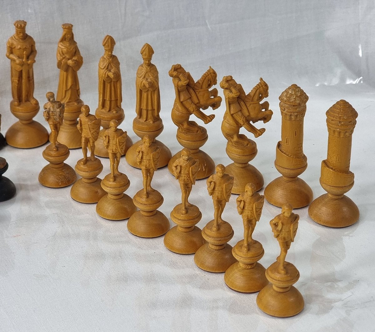 Jeu d'échecs miniature Montsalvat en bois sculpté à la main par Anri, Italie, 8,4 cm (3,3 pouce-photo-2