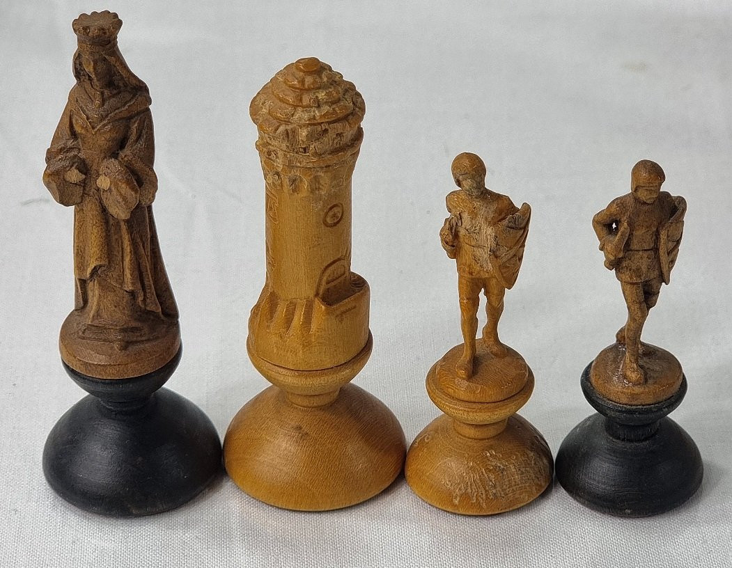 Jeu d'échecs miniature Montsalvat en bois sculpté à la main par Anri, Italie, 8,4 cm (3,3 pouce-photo-3