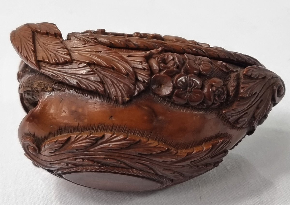 Antique French Corozo Snuffbox, Finely Hand-carved, Hunting Scene, Early 10th Century-photo-3