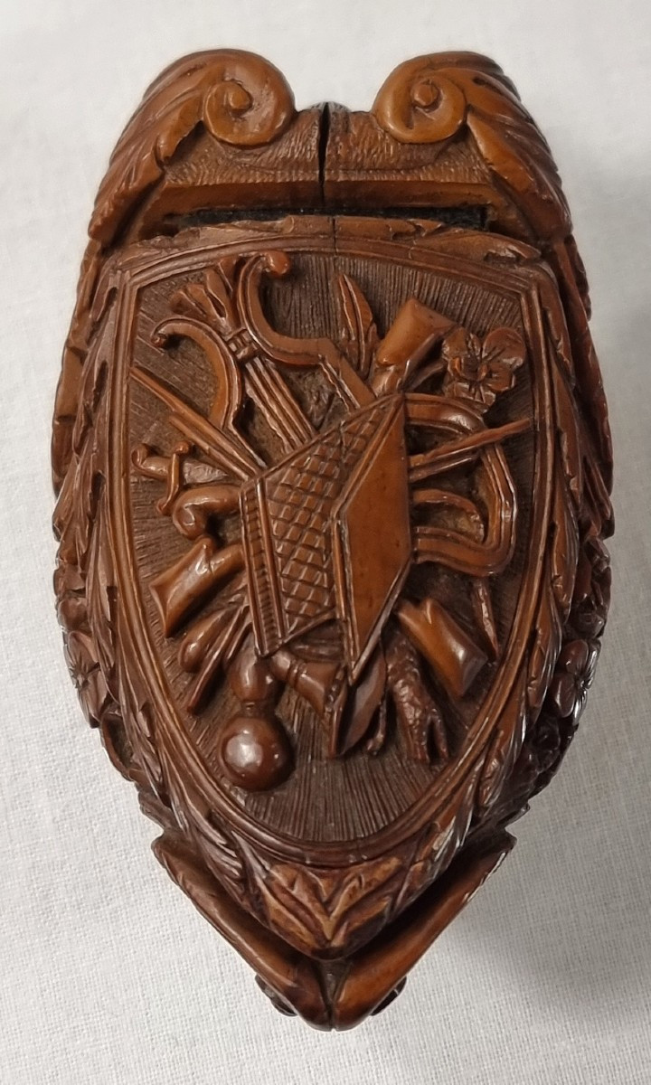 Antique French Corozo Snuffbox, Finely Hand-carved, Hunting Scene, Early 10th Century