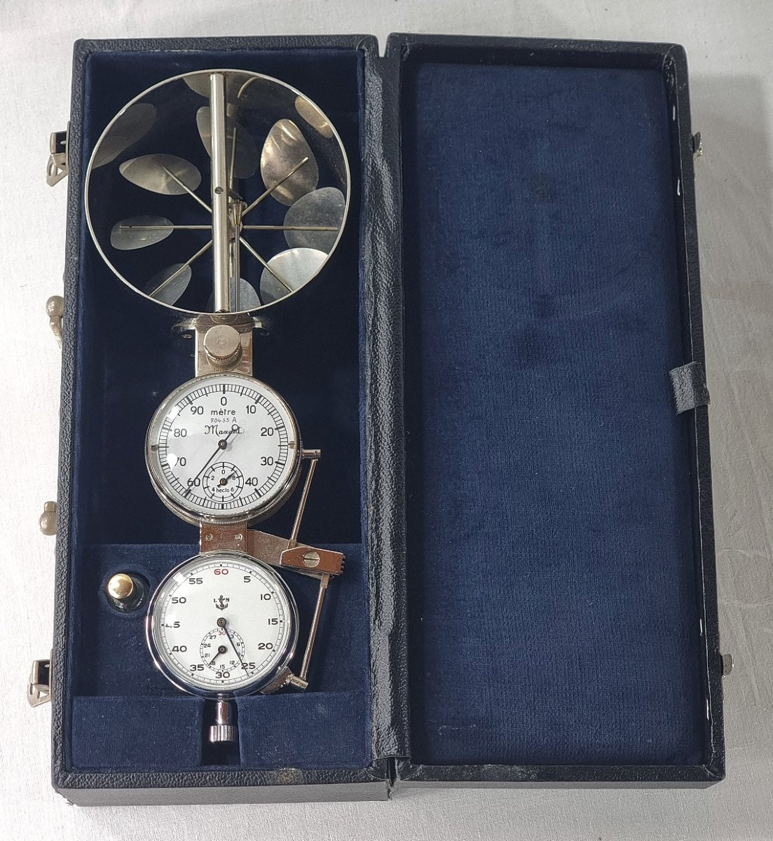 Vintage French Mag Anemometer – Marine Approved (ln/lm Anchor) French Mechanical Anemometer-photo-2