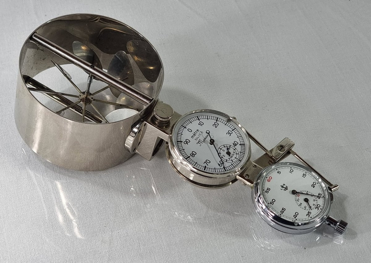 Vintage French Mag Anemometer – Marine Approved (ln/lm Anchor) French Mechanical Anemometer-photo-4