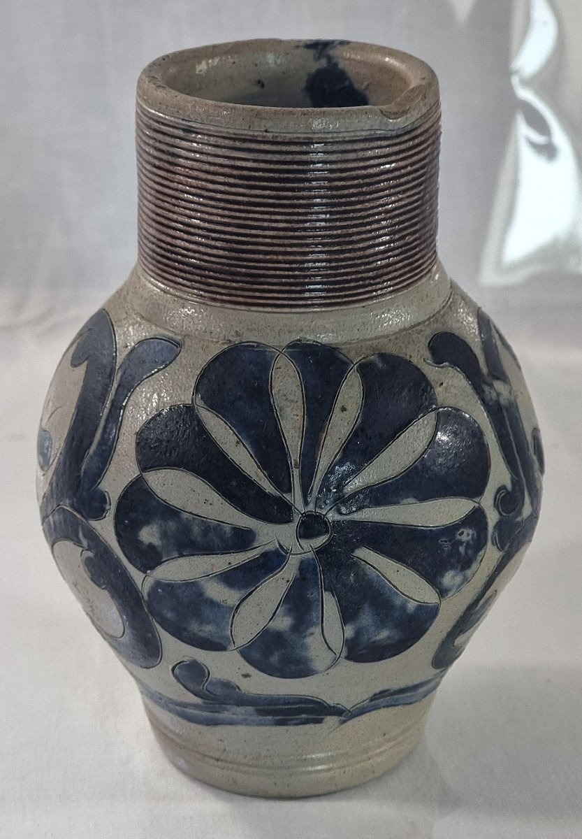 Pichet en grès de Westerwald, début XVIIIe siècle-photo-3