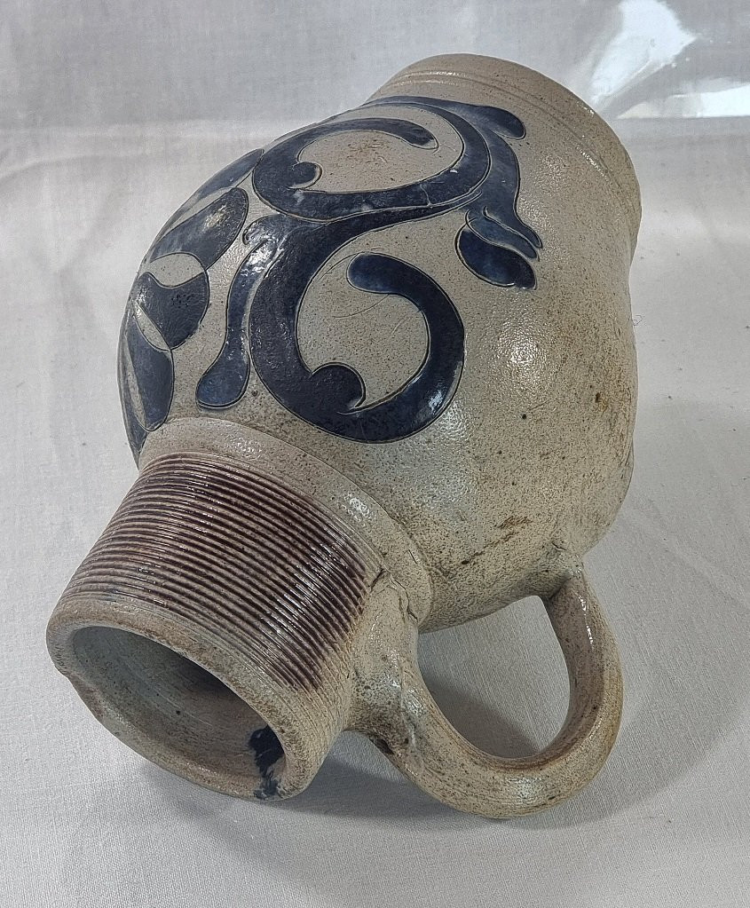 Pichet en grès de Westerwald, début XVIIIe siècle-photo-3