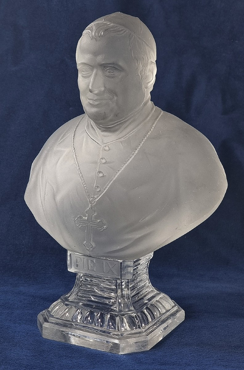 Buste en cristal du pape Pie IX par St. Louis, verre dépoli 