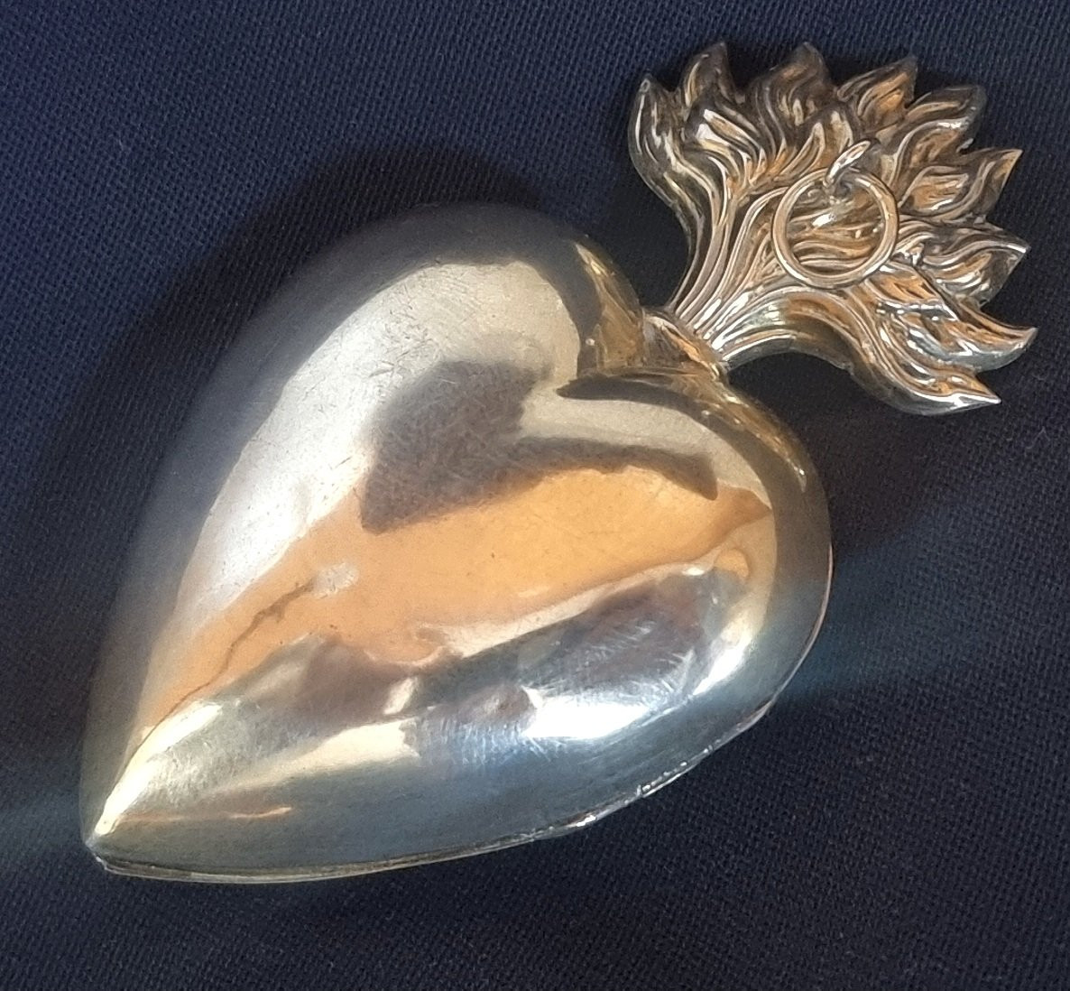 Ex-voto de Saint Joseph, en argent massif, Cœur de Feu Sacré, début XIXe siècle 9,2 cm-photo-3