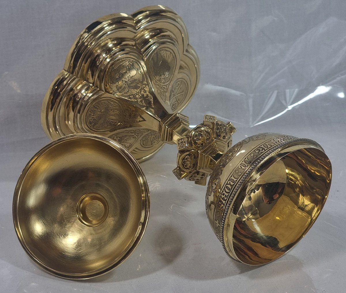 Ciborium néo-gothique doré de Demarquete Frères – Objet liturgique ancien-photo-4