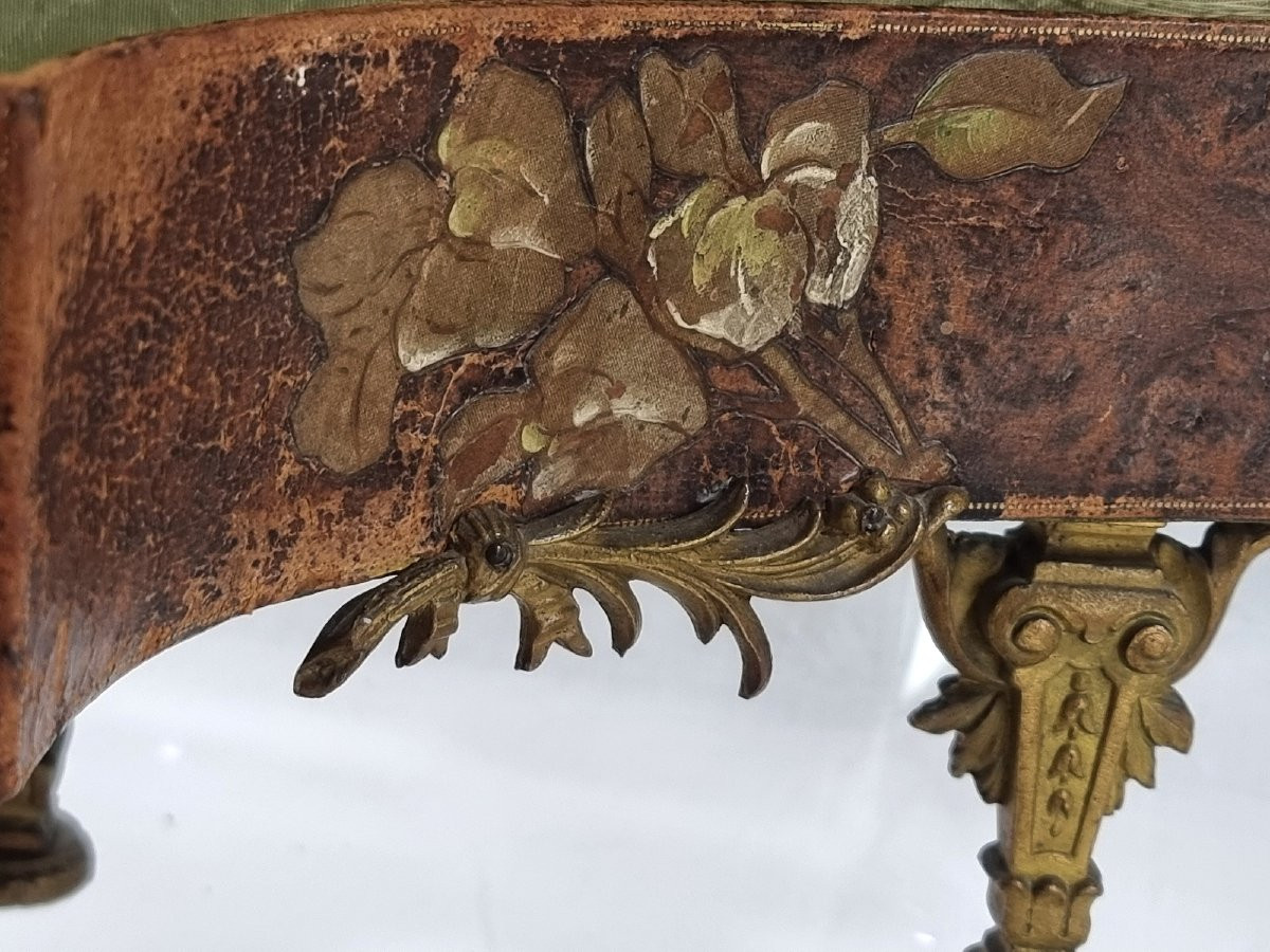 Piano miniature ancien de style Louis XV, idéal pour poupée de mode romantique française.-photo-6