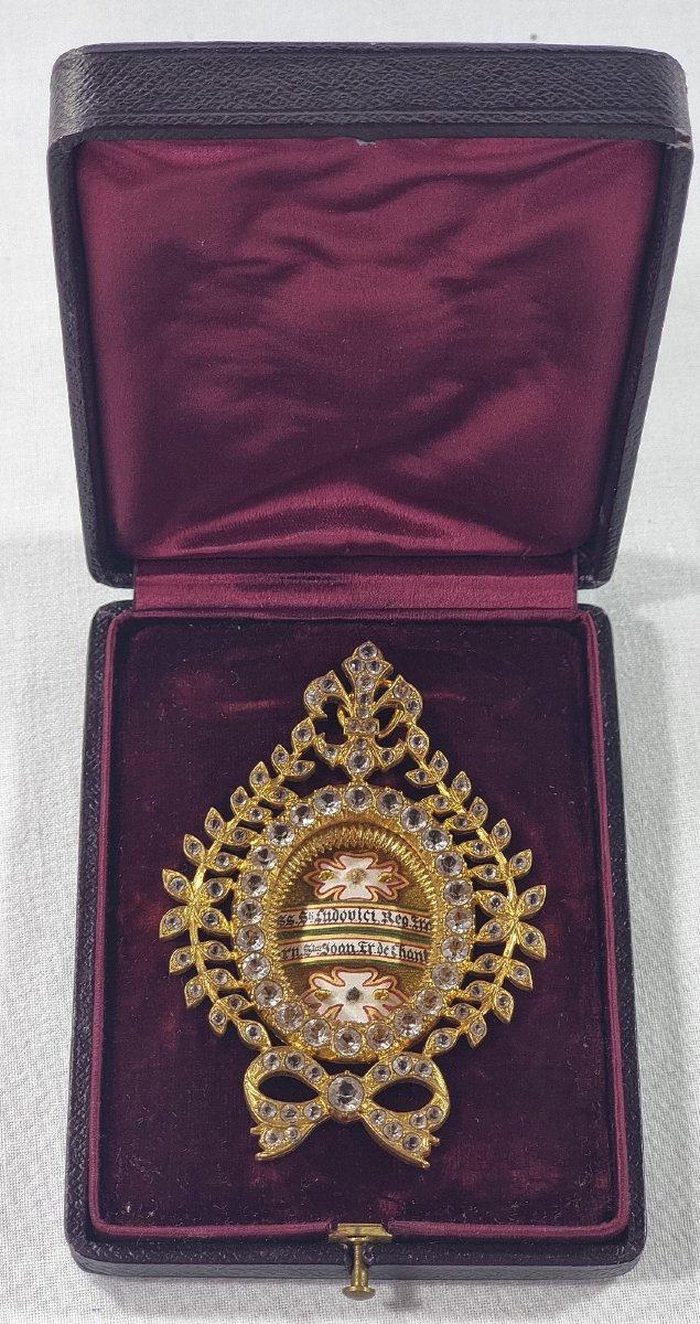 Reliquaire français du XIXe siècle avec reliques de Saint Louis IX et de Sainte Jeanne-François-photo-2