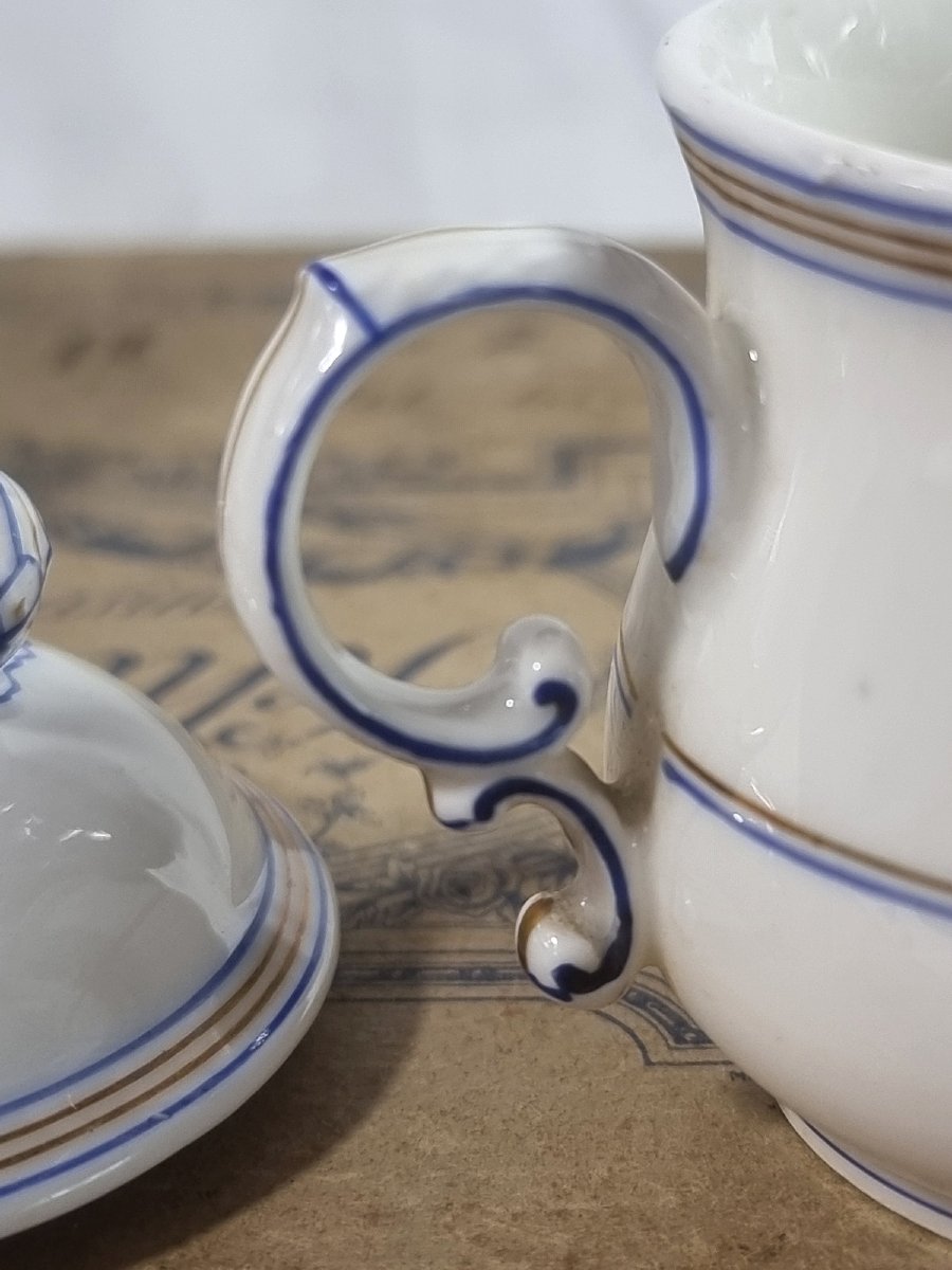 Complete Set Of 12 Antique Cream / Chocolate Porcelain Jars With Blue Trim-photo-1