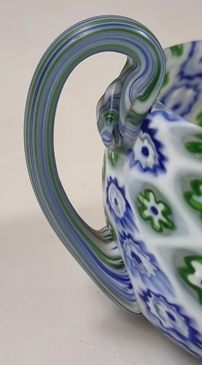 Coupe ancienne de Murano en millefiori à deux anses – Attribuée à Fratelli Toso, vers 1900–1925-photo-5