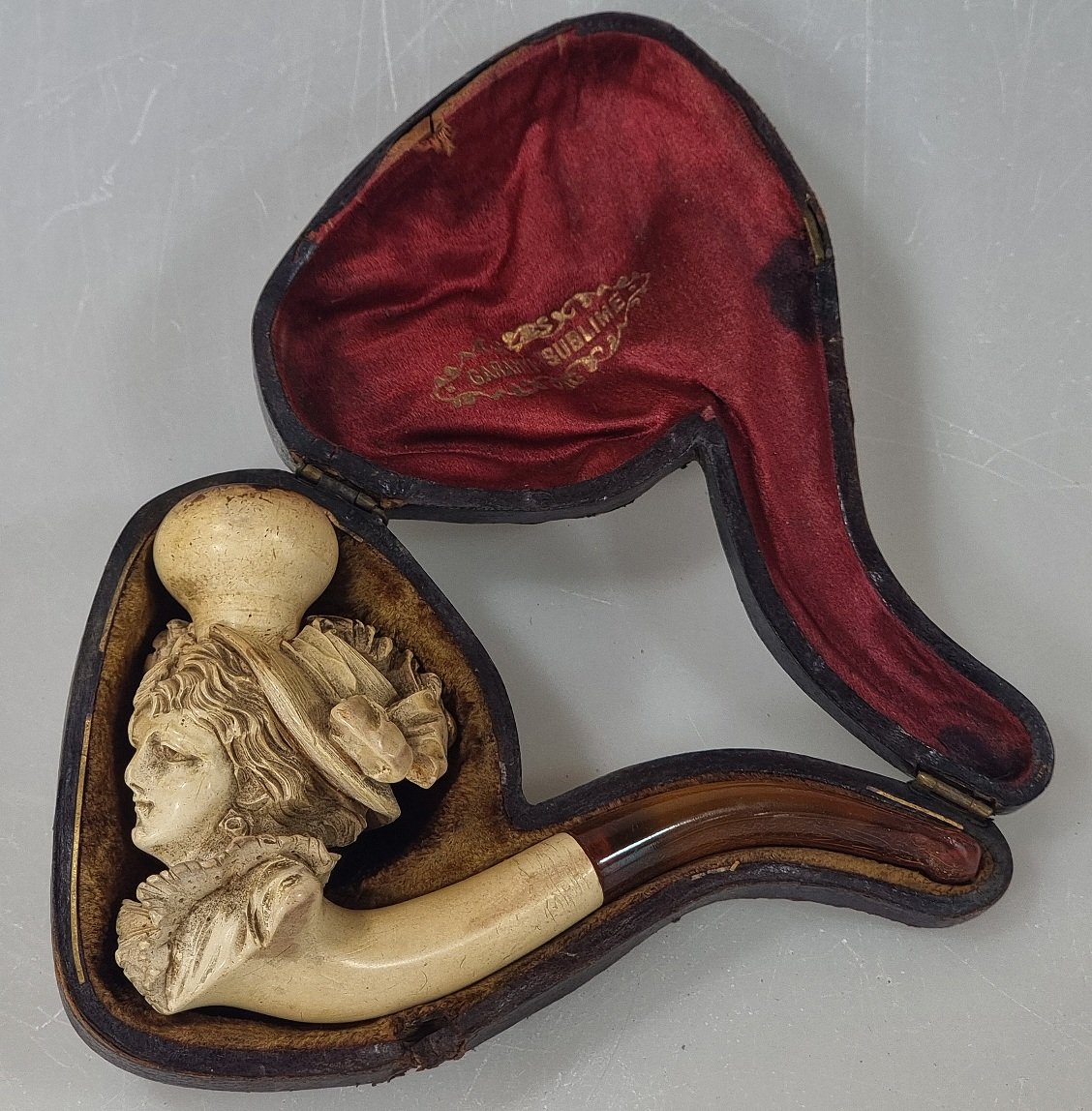 Antique Carved Sea-foam Pipe, Depicting A Woman's Bust, With Its Original Case – 19th Century