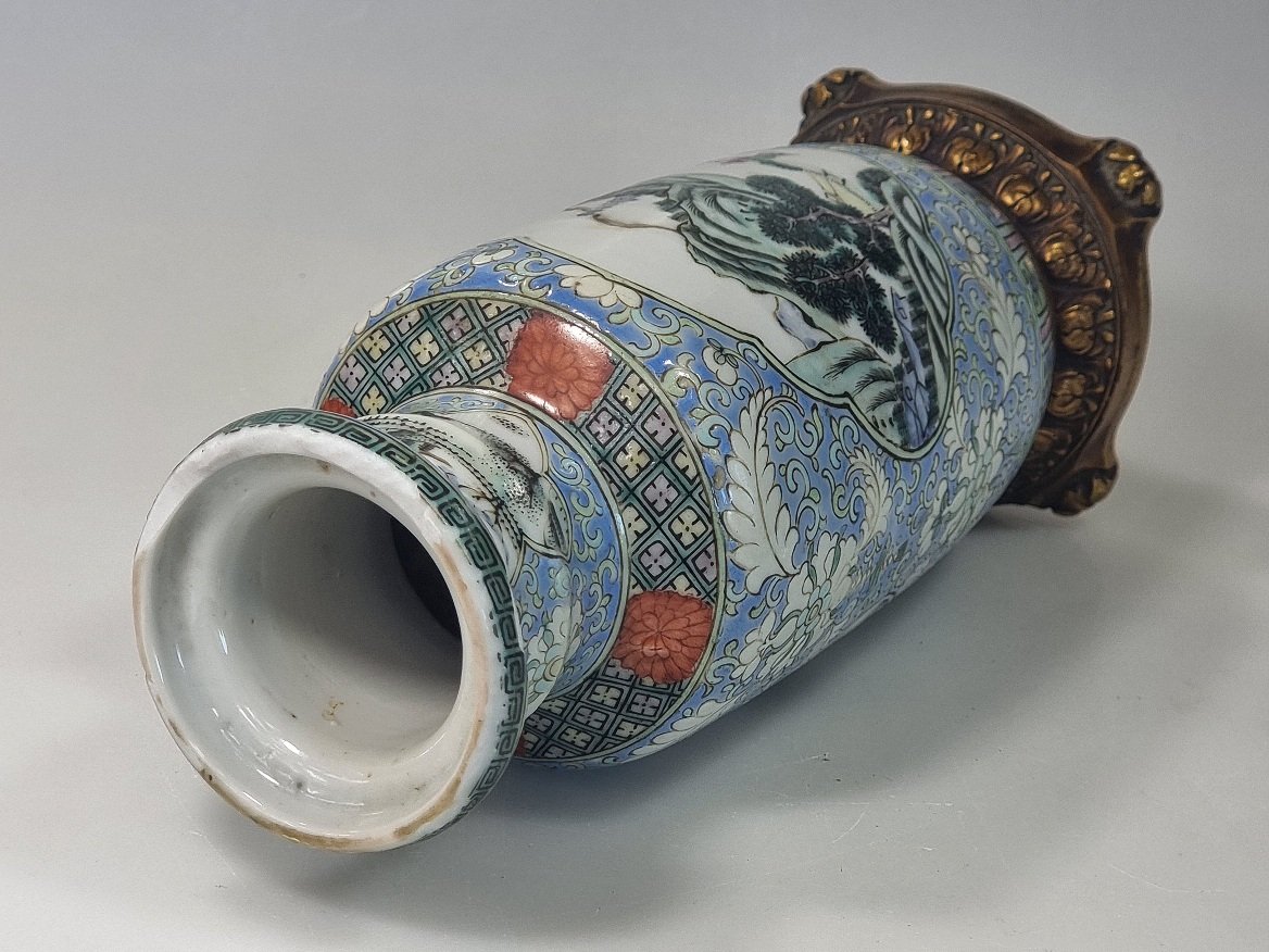 19th-century Chinese "famille Rose" Vase With A French Gilded Metal Mount-photo-2
